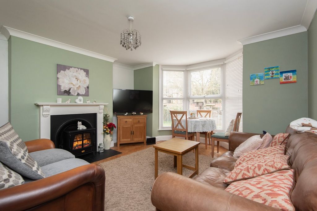 Property photo 2 of 19