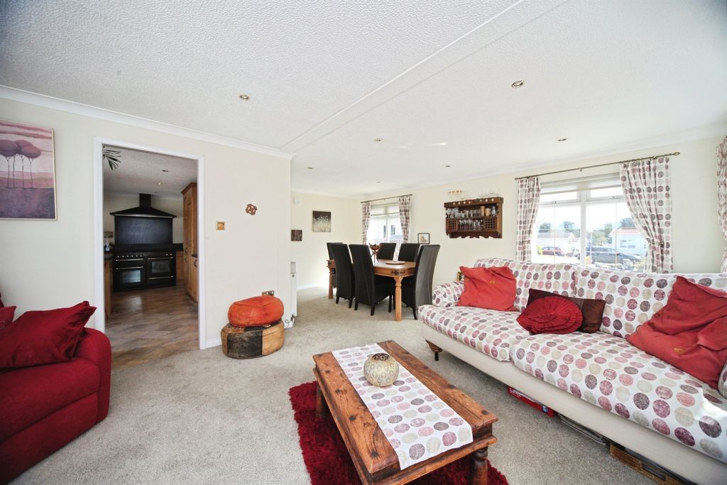 Property photo 3 of 21