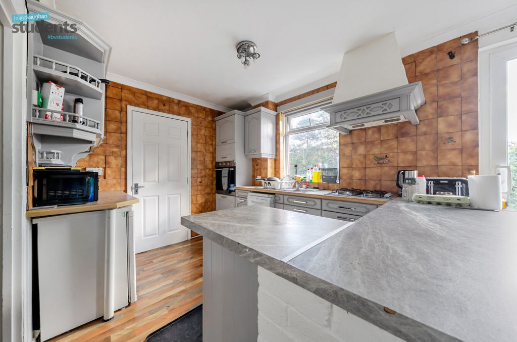 Property photo 3 of 10 9cd533A7-254A-422...