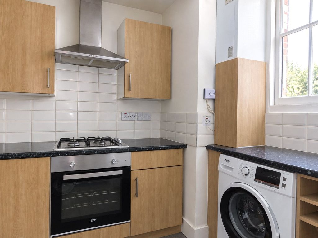 Property photo 2 of 6 Kitchen