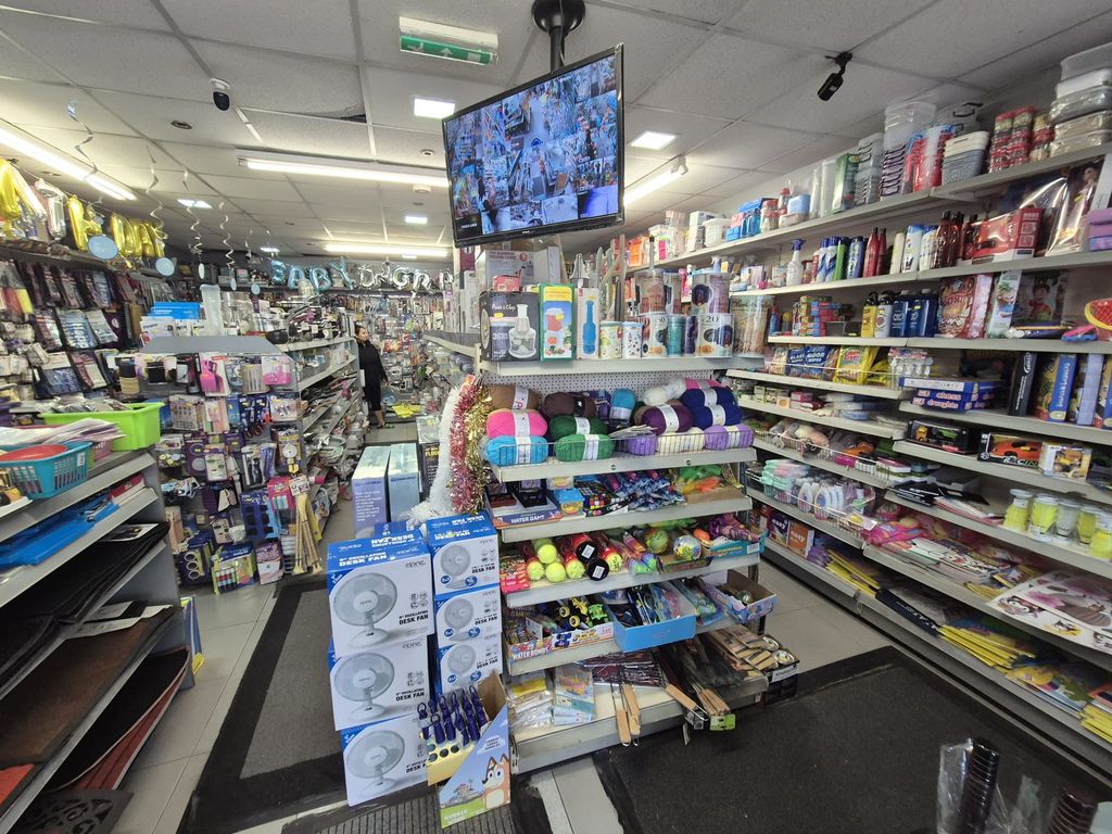 Property photo 3 of 6 Shop