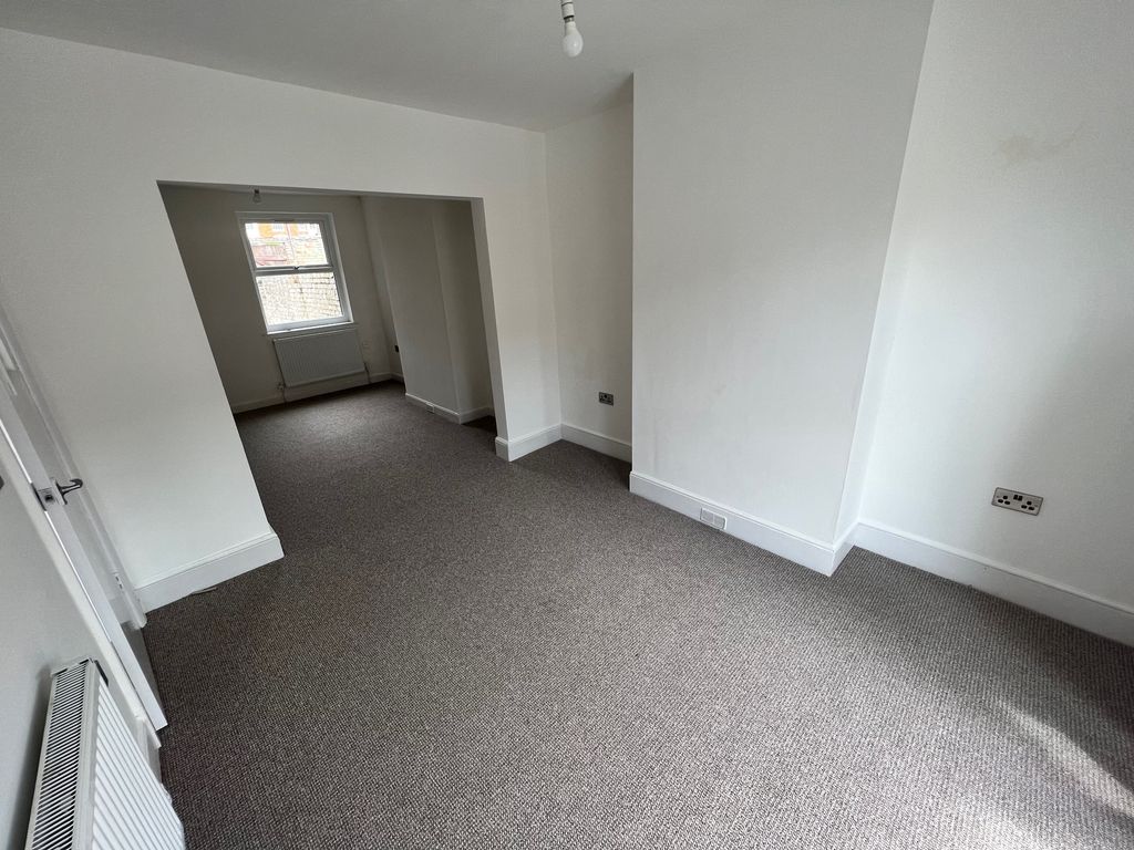 Property photo 3 of 9 Living Room
