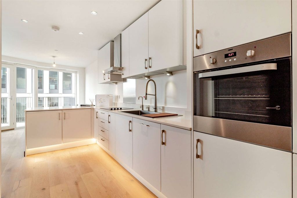 Property photo 2 of 11 Kitchen Area