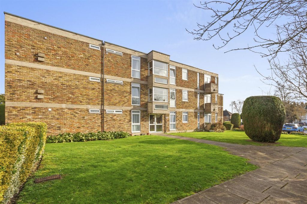 Property photo 1 of 10 9 Stacey House, Cressex Rd, Hp12 4Tu-9.Jpg