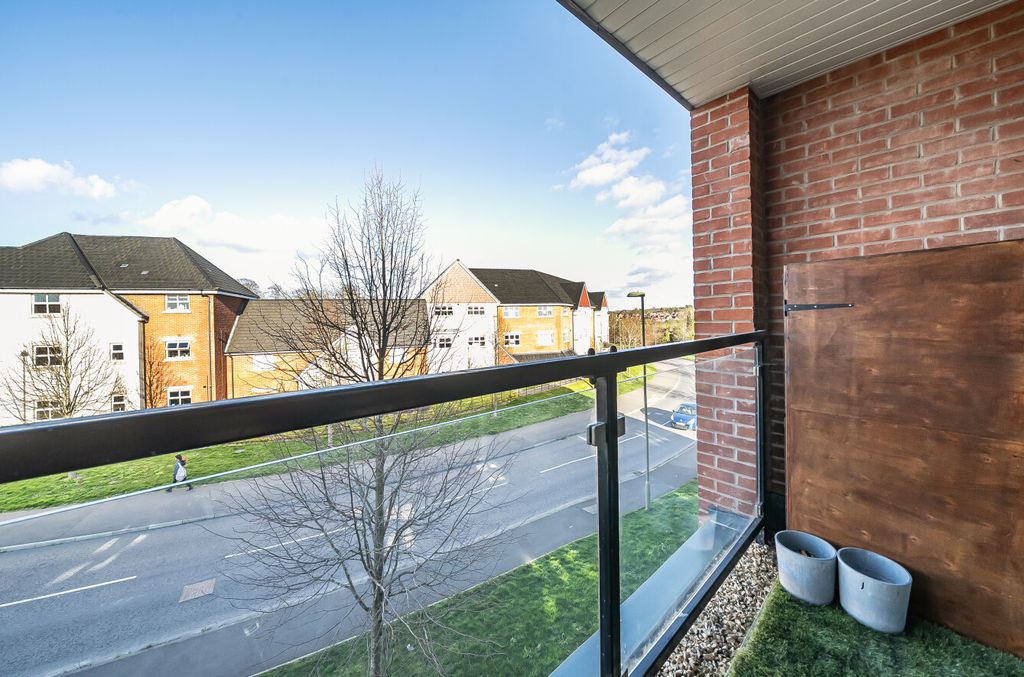 Property photo 2 of 8