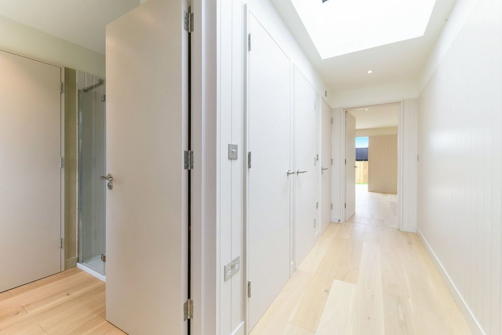 Additional image 23 of 2 bed bungalow for sale1 Garden Court, Godstone RH9
