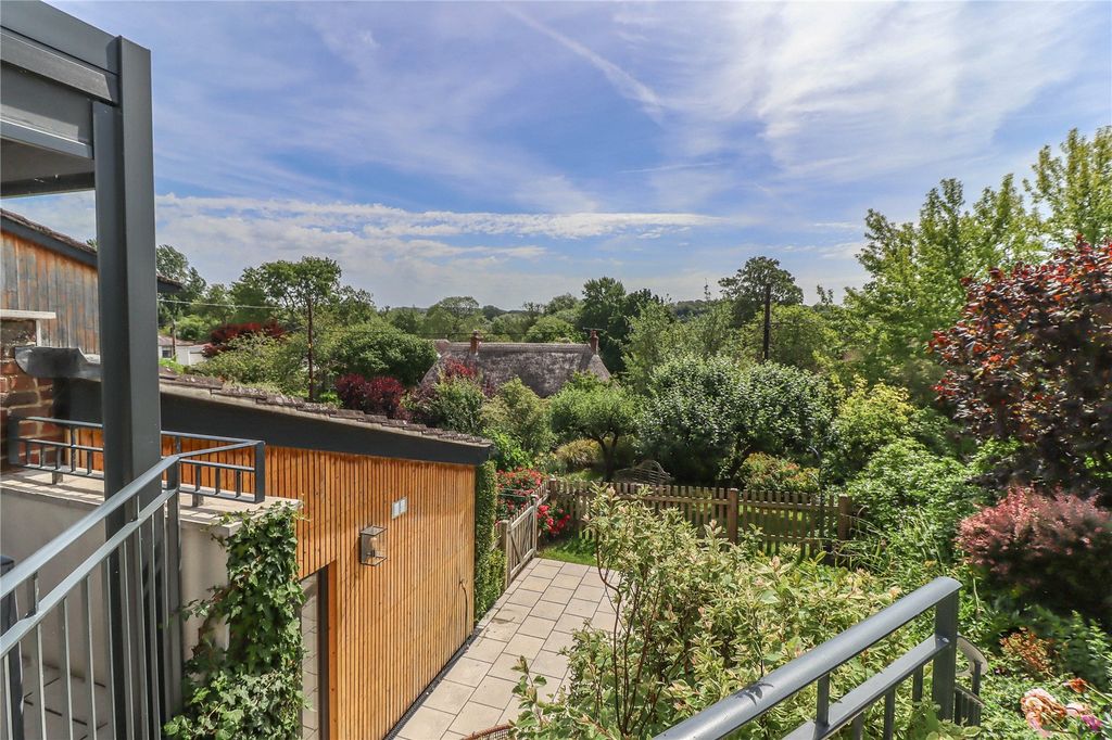 Property photo 2 of 32 Picture No. 90