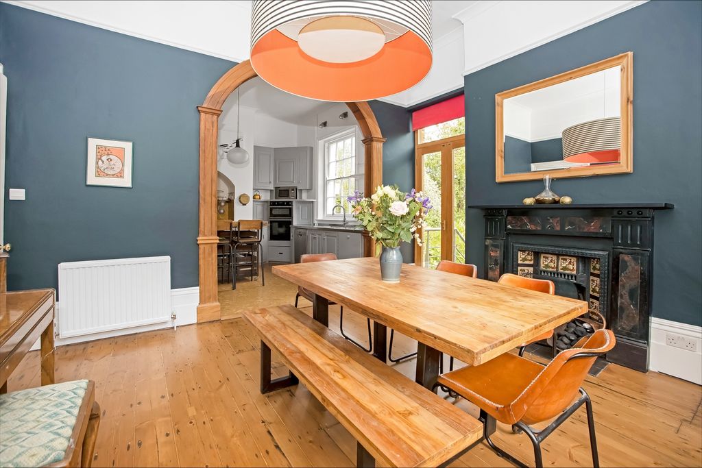 Property photo 2 of 12 Image