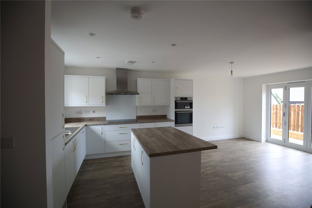 Property photo 2 of 11 Picture No. 16