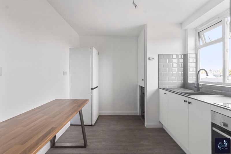 Property photo 2 of 8 Photo 5