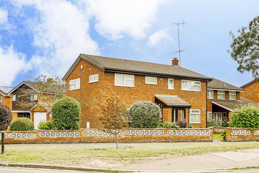 Property photo 1 of 28