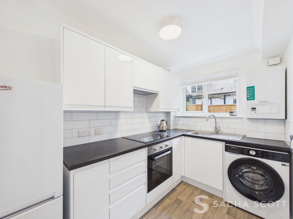 Property photo 3 of 12 Kitchen
