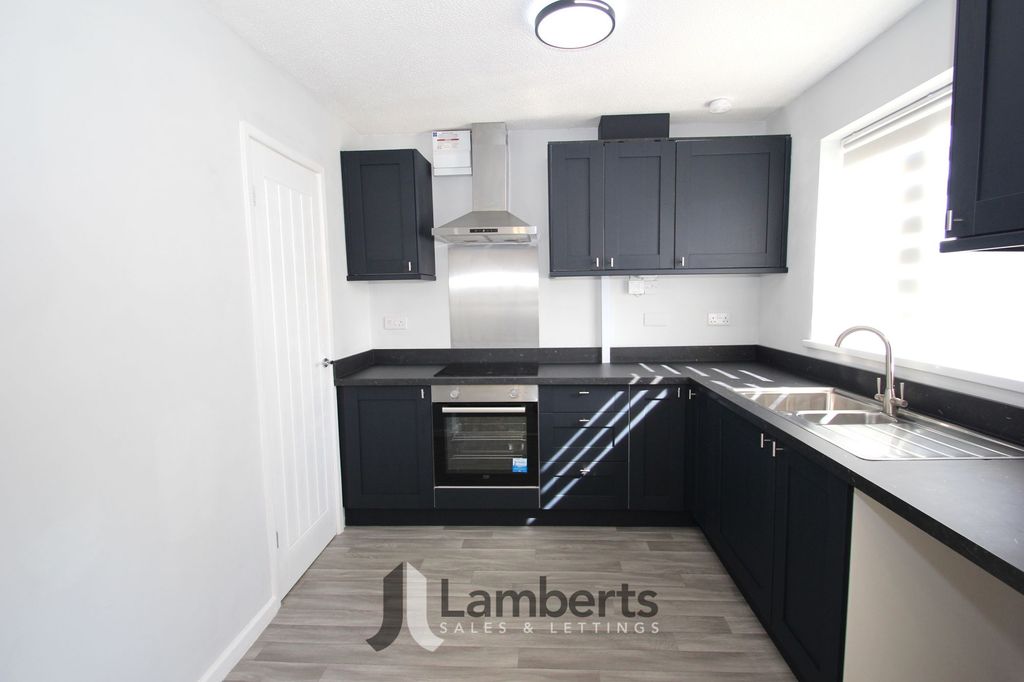 Property photo 2 of 21 Kitchen