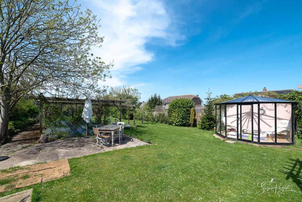 Property photo 3 of 39