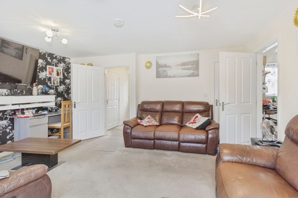 Property photo 3 of 14 Photo