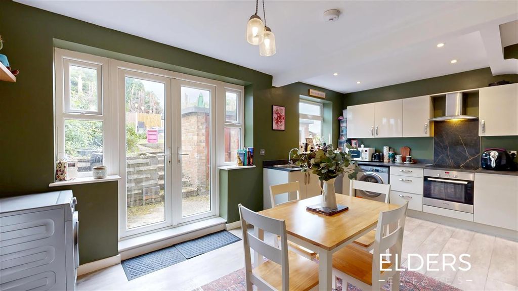 3 bed semi-detached house for saleKenilworth Drive, Kirk Hallam DE7