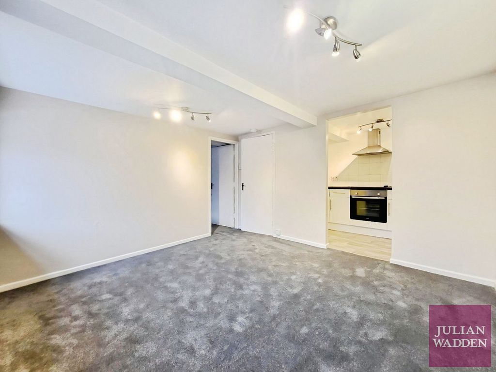 Property photo 3 of 6 Picture No. 19