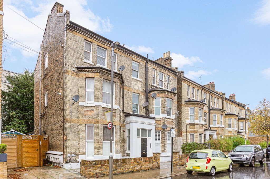 Property photo 2 of 8