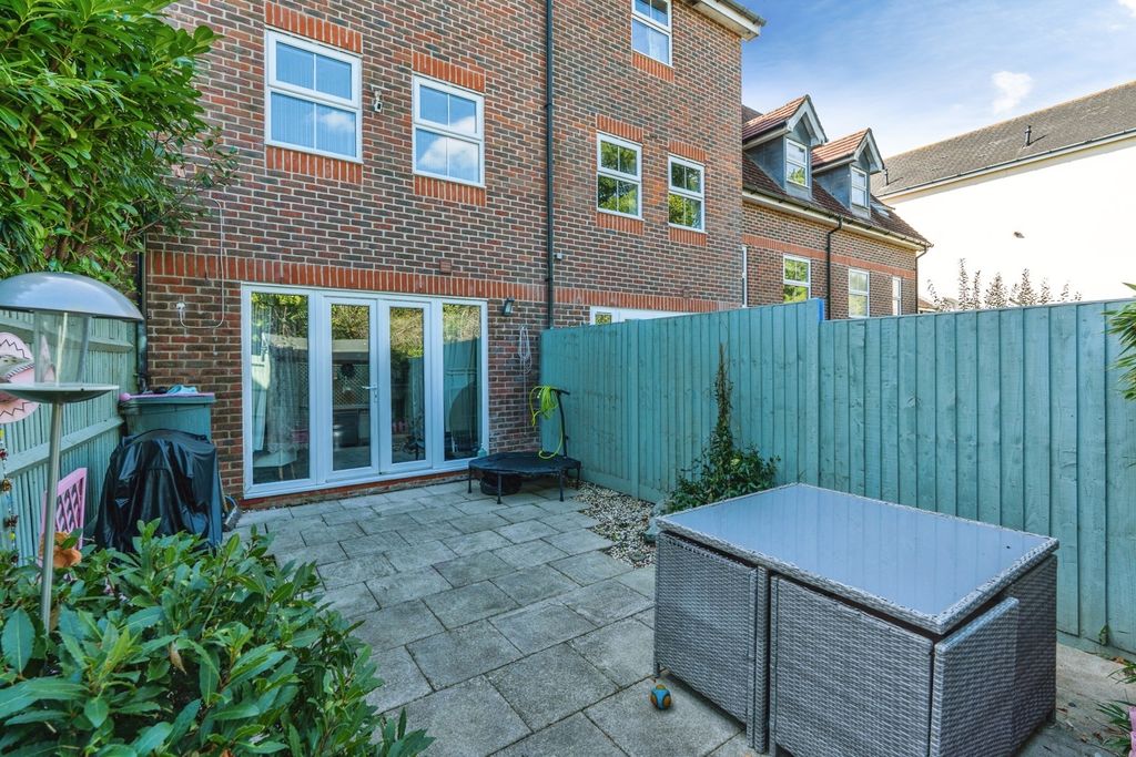 Property photo 3 of 18 Pbox-Img.Jpg