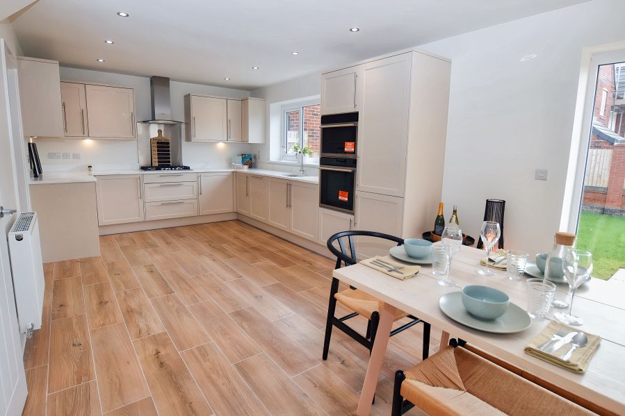 Property photo 2 of 32 Dining Kitchen 3