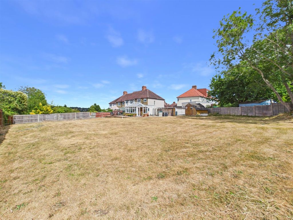Property photo 2 of 18 Cam01563G0-Pr0298-Still019.Jpg
