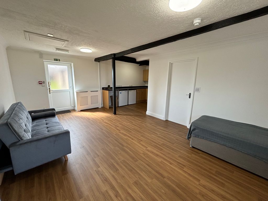 Property photo 3 of 8 Image