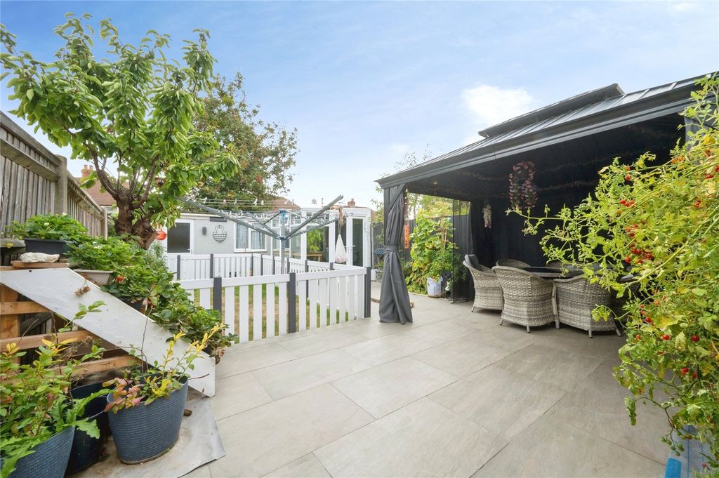 Property photo 2 of 18 Picture No. 43