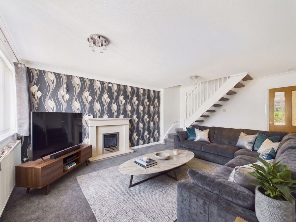 Property photo 2 of 18 Lounge (Virtually Furnished)