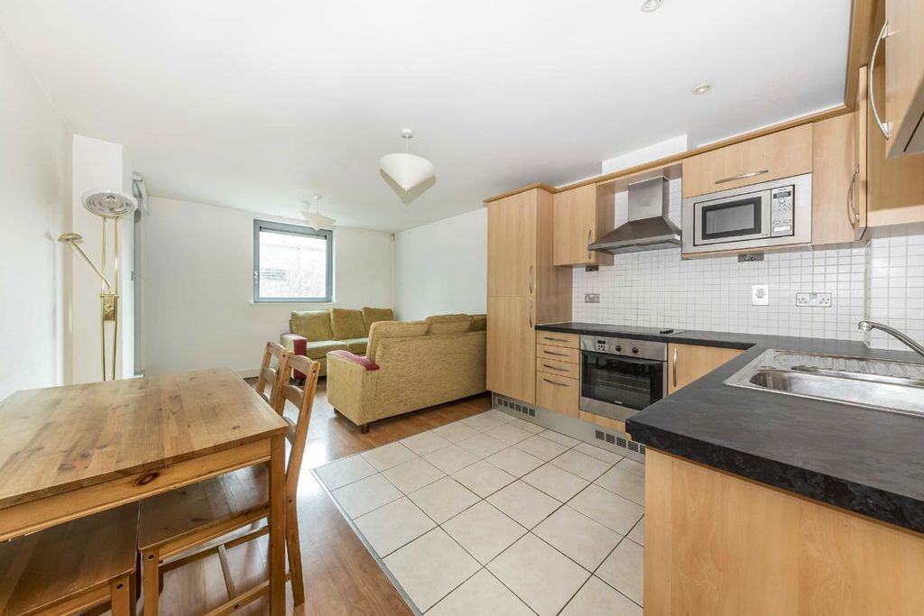 Property photo 1 of 5