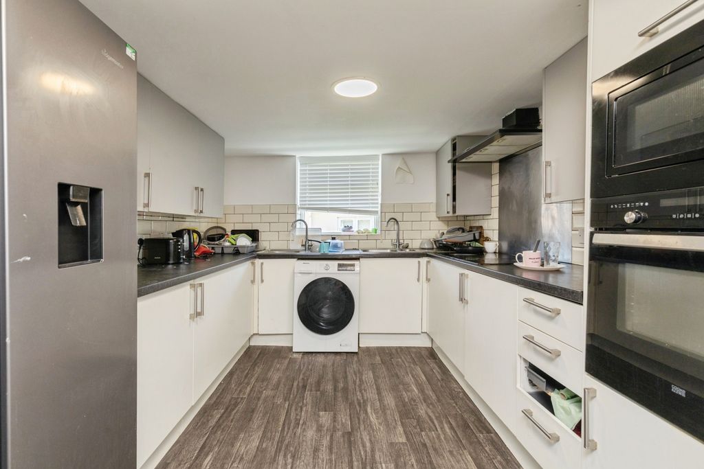 Property photo 2 of 18 Pbox-Img.Jpg