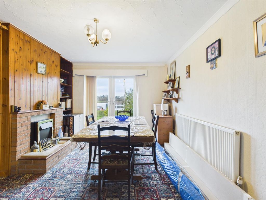 Property photo 3 of 16 Cam05474G0-Pr0054-Still003.Jpg