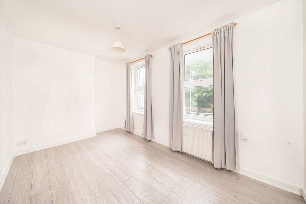 Property photo 2 of 3