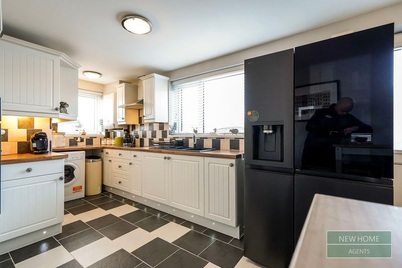 Property photo 2 of 15 Photo 11