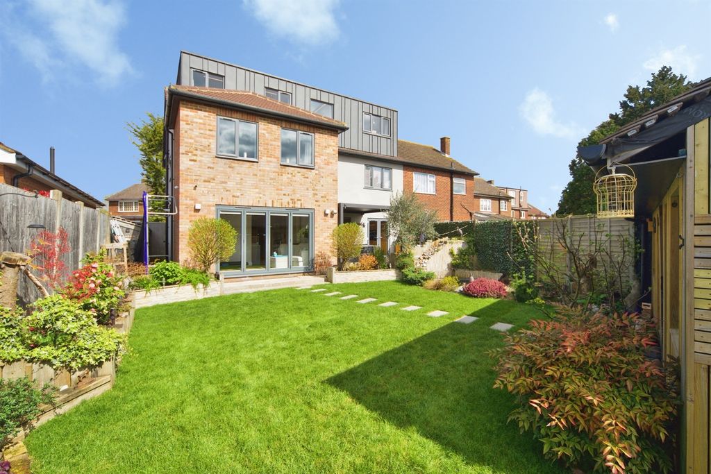 Property photo 3 of 20