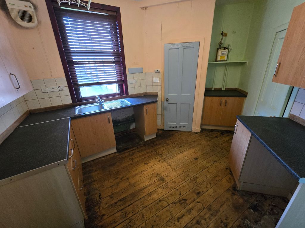 Property photo 3 of 10 3