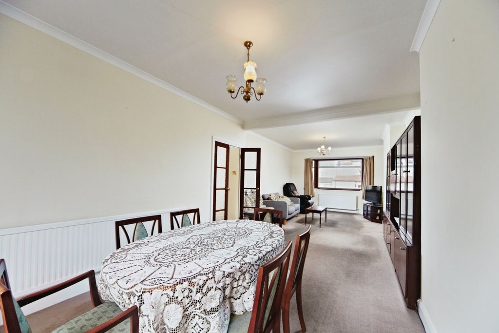 Property photo 3 of 17 Photo