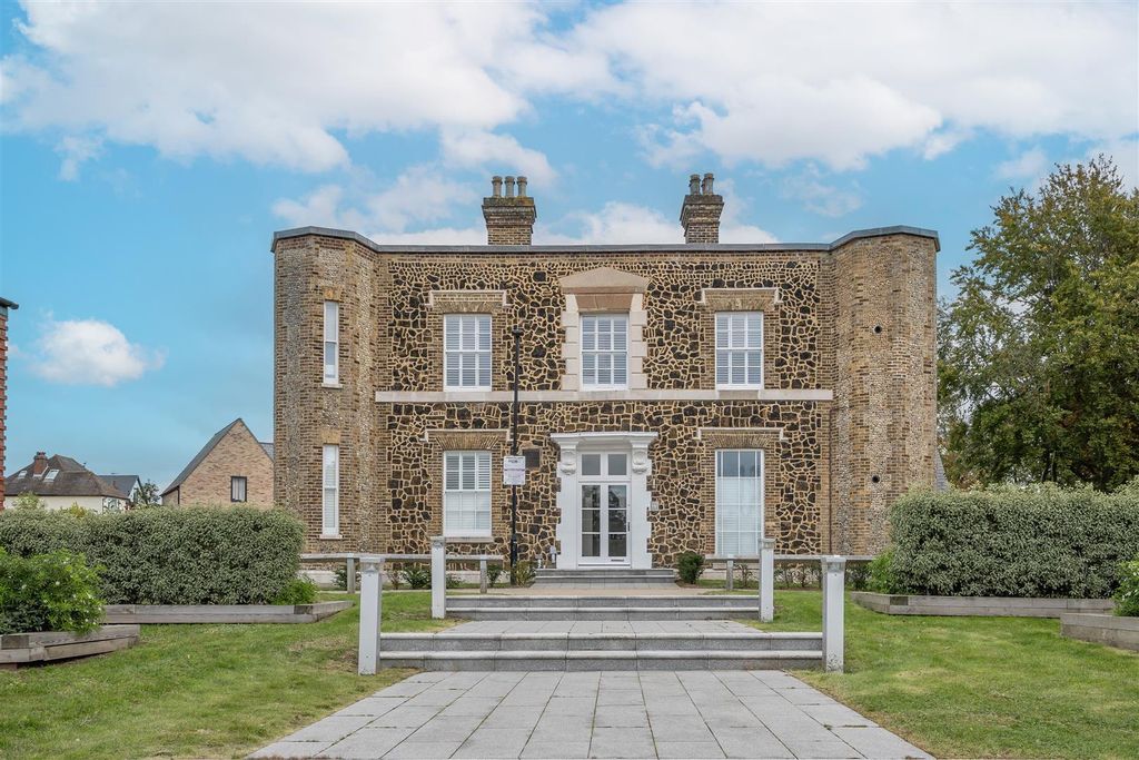 Property photo 1 of 12 Front.Jpg