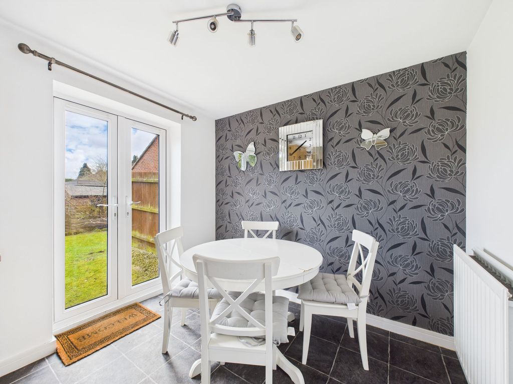 Property photo 3 of 18 Dining Area