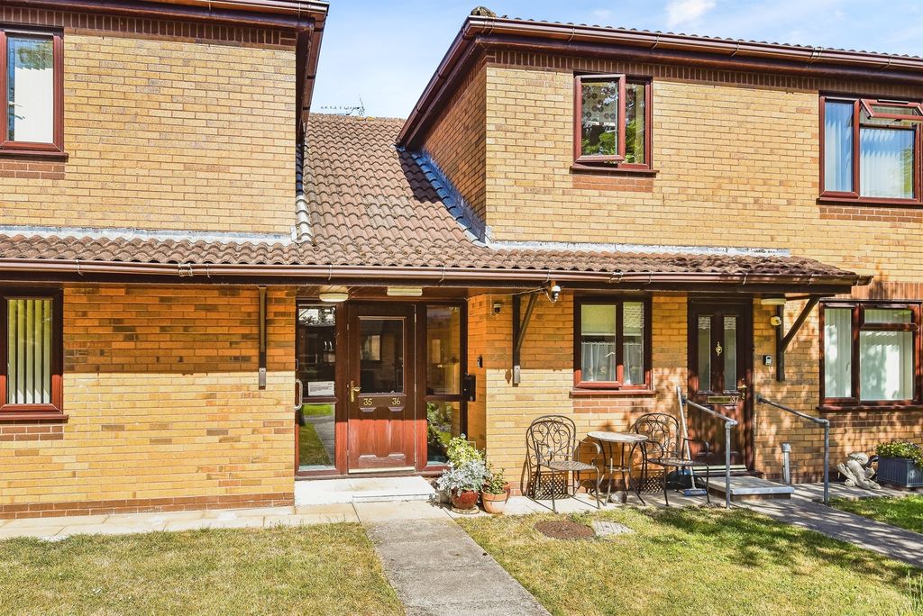 Property photo 1 of 17