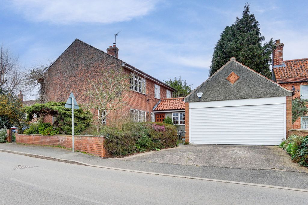 Property photo 2 of 24