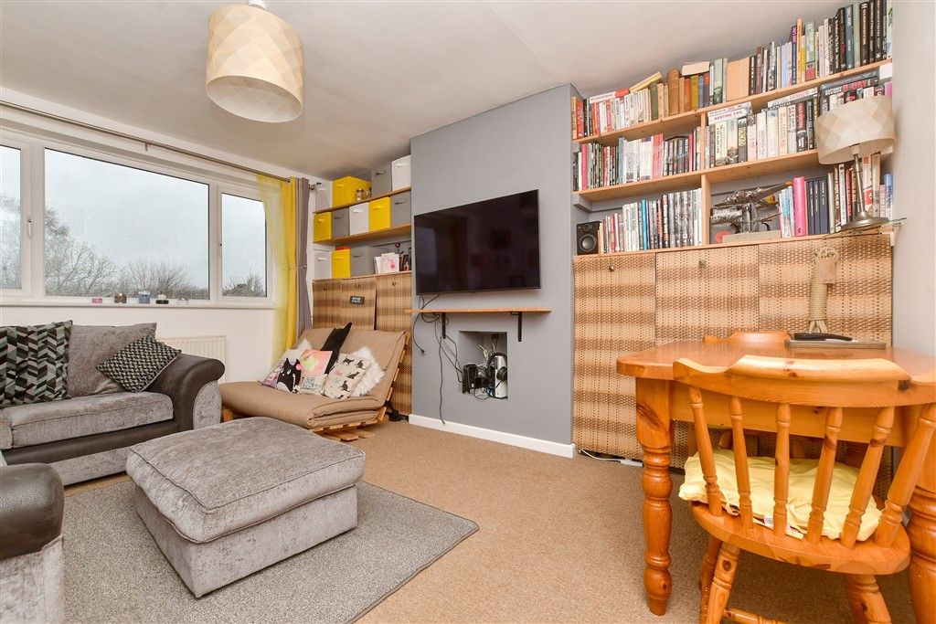 Property photo 3 of 13 Lounge/Diner