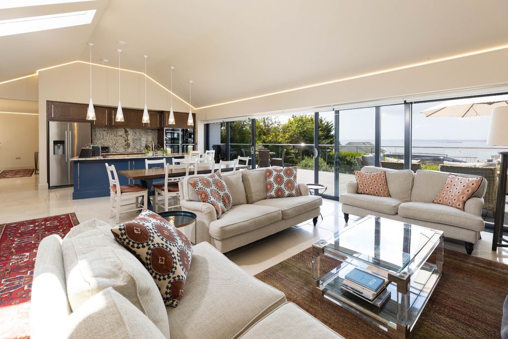 Property photo 3 of 42 4351177