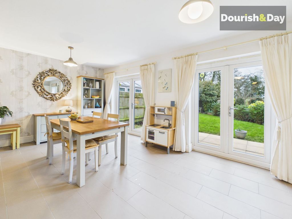 Property photo 3 of 27