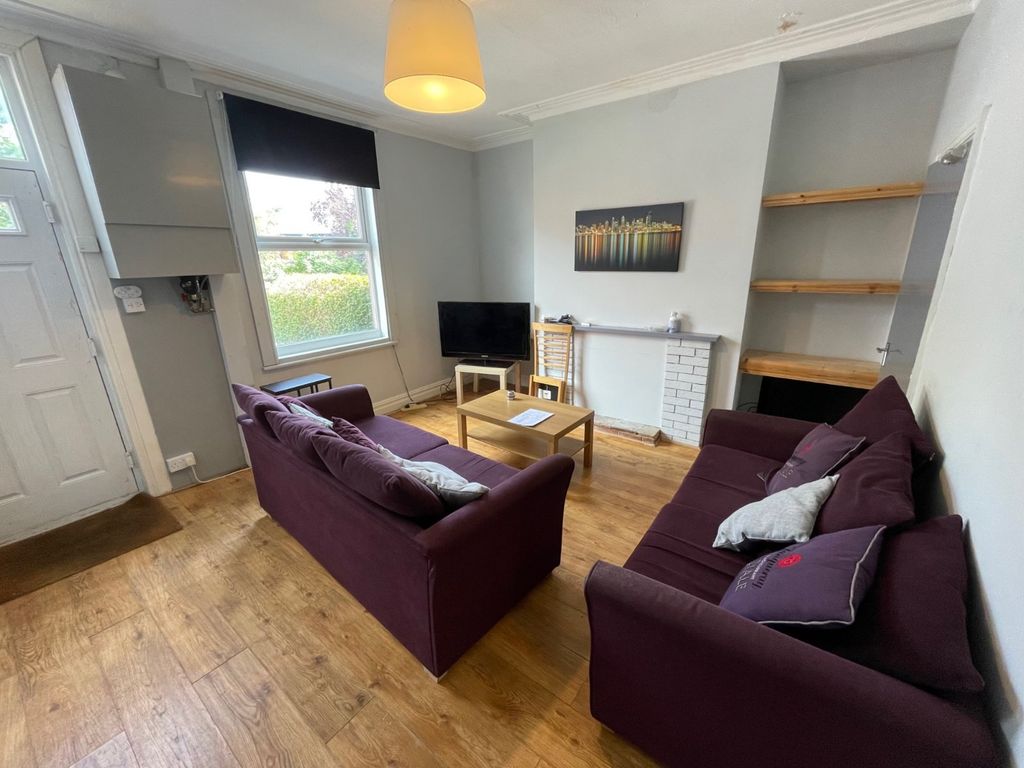 Property photo 3 of 16 Picture No. 06