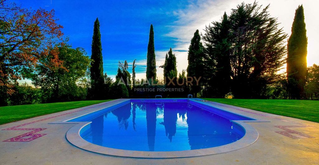 Property photo 2 of 34