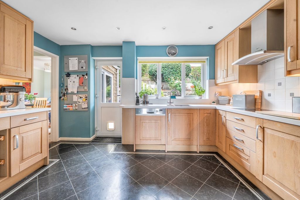 Property photo 3 of 18