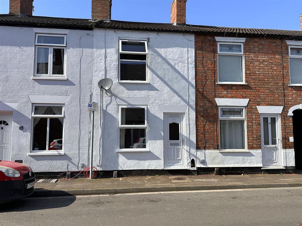 Property photo 1 of 15 Front Aspect 452