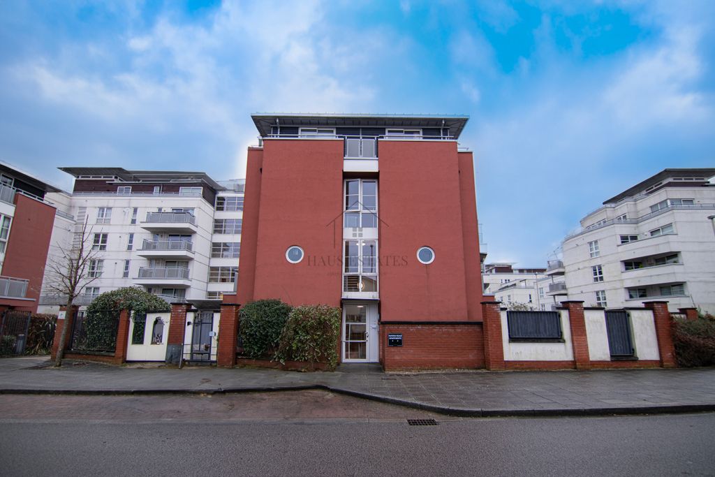 Property photo 1 of 12 Extrernal