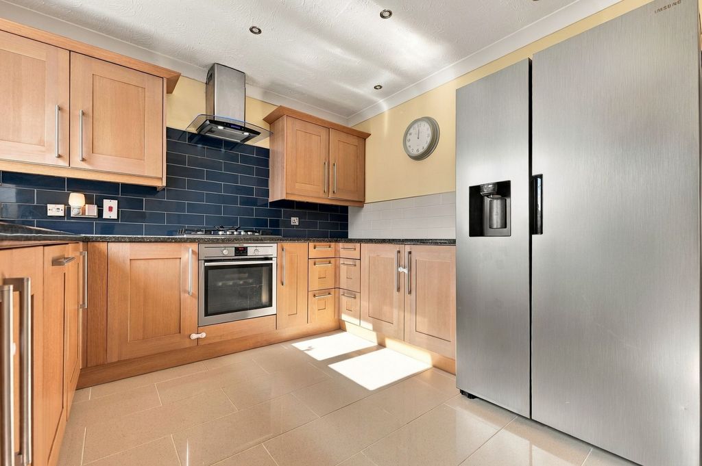 Property photo 2 of 29