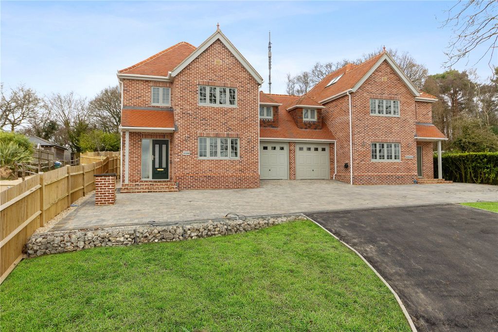 Property photo 2 of 25 Picture No. 54